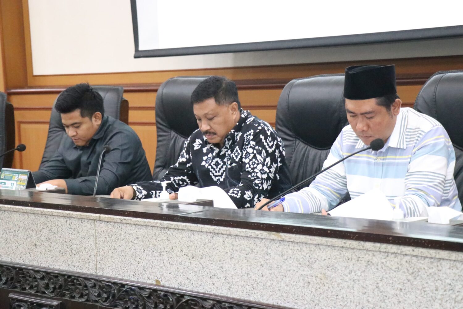 Proyek sudah Didrop Pemerintah Pusat Muncul Lagi Dibiayai APBD Gresik, Dewan Curiga Laporan Pendapatan Daerah Sengaja Disembunyikan