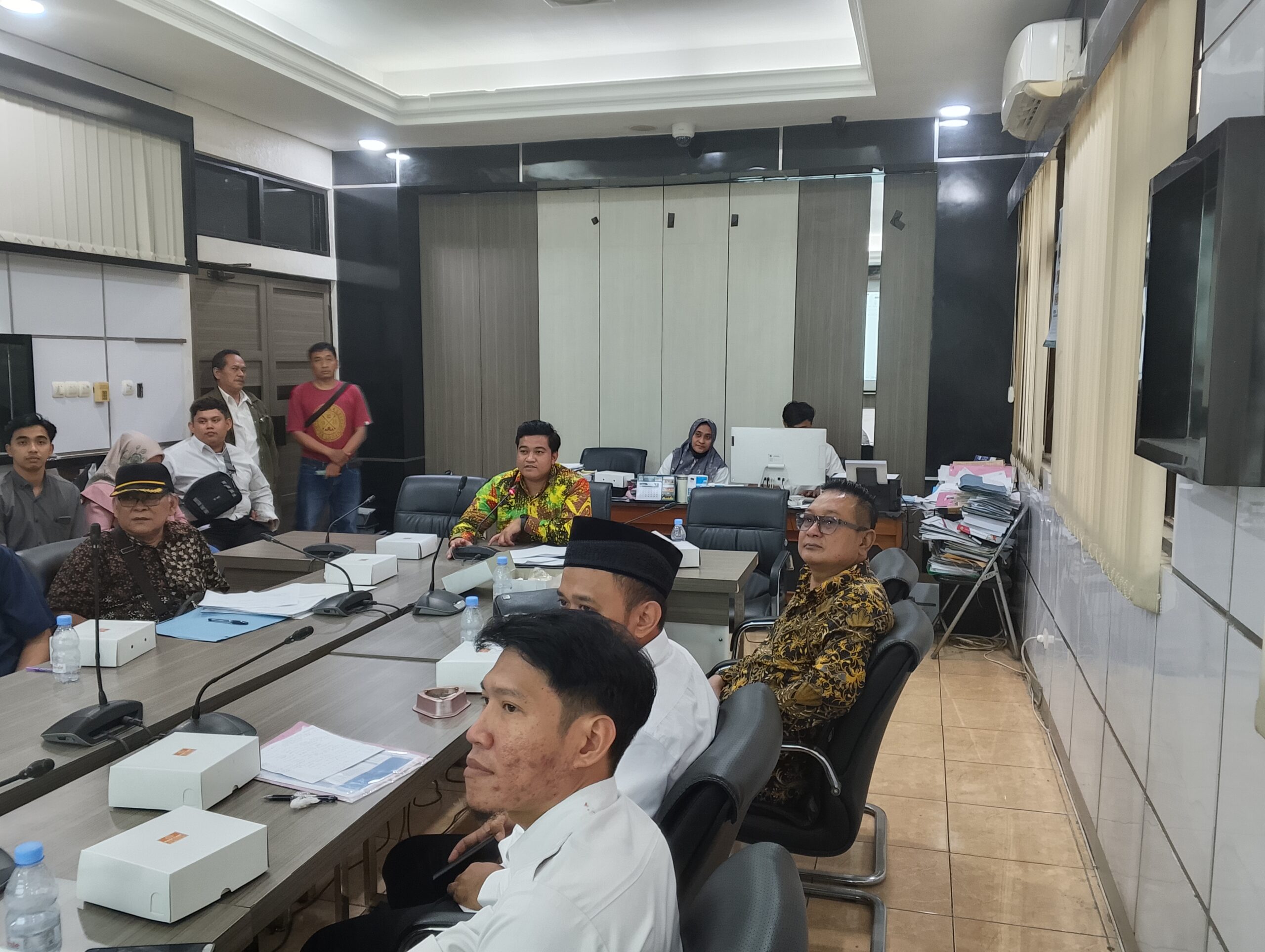 Pemilik Unit Vs Developer Icon Apartemen Sepakati 9 Poin Rekomendasi DPRD Gresik Untuk Selesaikan Konflik