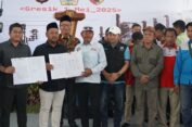 Ribuan Buruh di Gresik Peringati May Day 2025 dengan Tasyakuran dan Bagi Doorprize