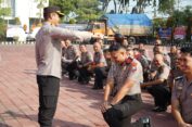 Kapolres Gresik Siram Kembang 58 Anggotanya Naik Pangkat