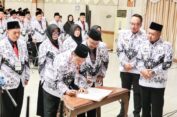 Bupati Minta Guru Atensi Kualitas Lulusan Siswa  di Gresik