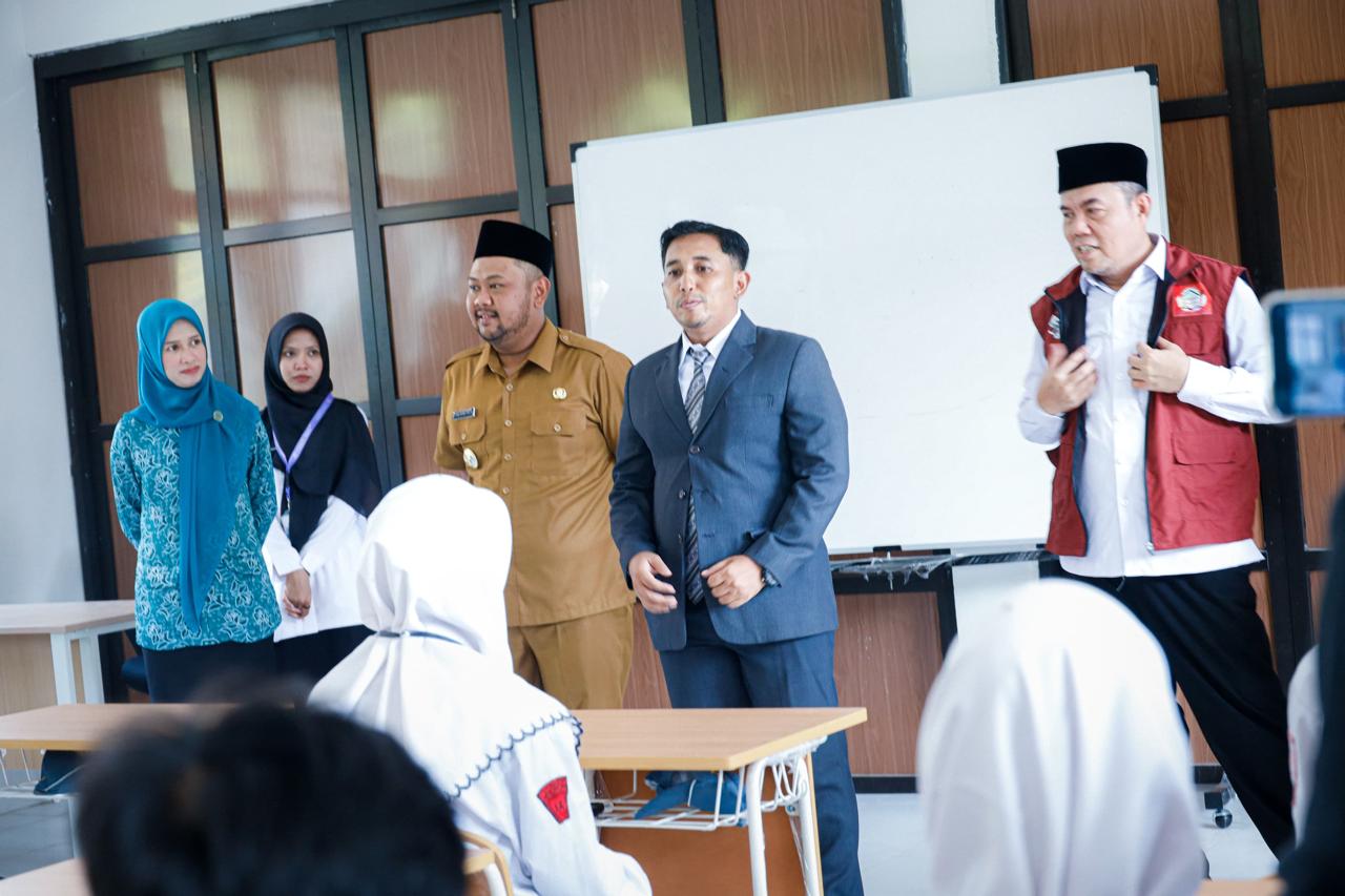 Sambut 75 Siswa Ikuti MPLS SRMA 37 Gresik, Bupati Berharap Siswa Kerasan di Tahun Pertama