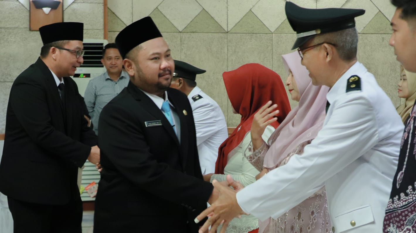 Kukuhkan 14 Kades, Bupati Titip Pesan Jaga Kondusifitas dan Bagun Komunikasi agar Desa Stabil