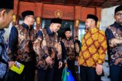 Lepas Kafilah Gresik ke MTQ XXXI, Bupati Ingatkan Perbup Wajib Baca Alquran