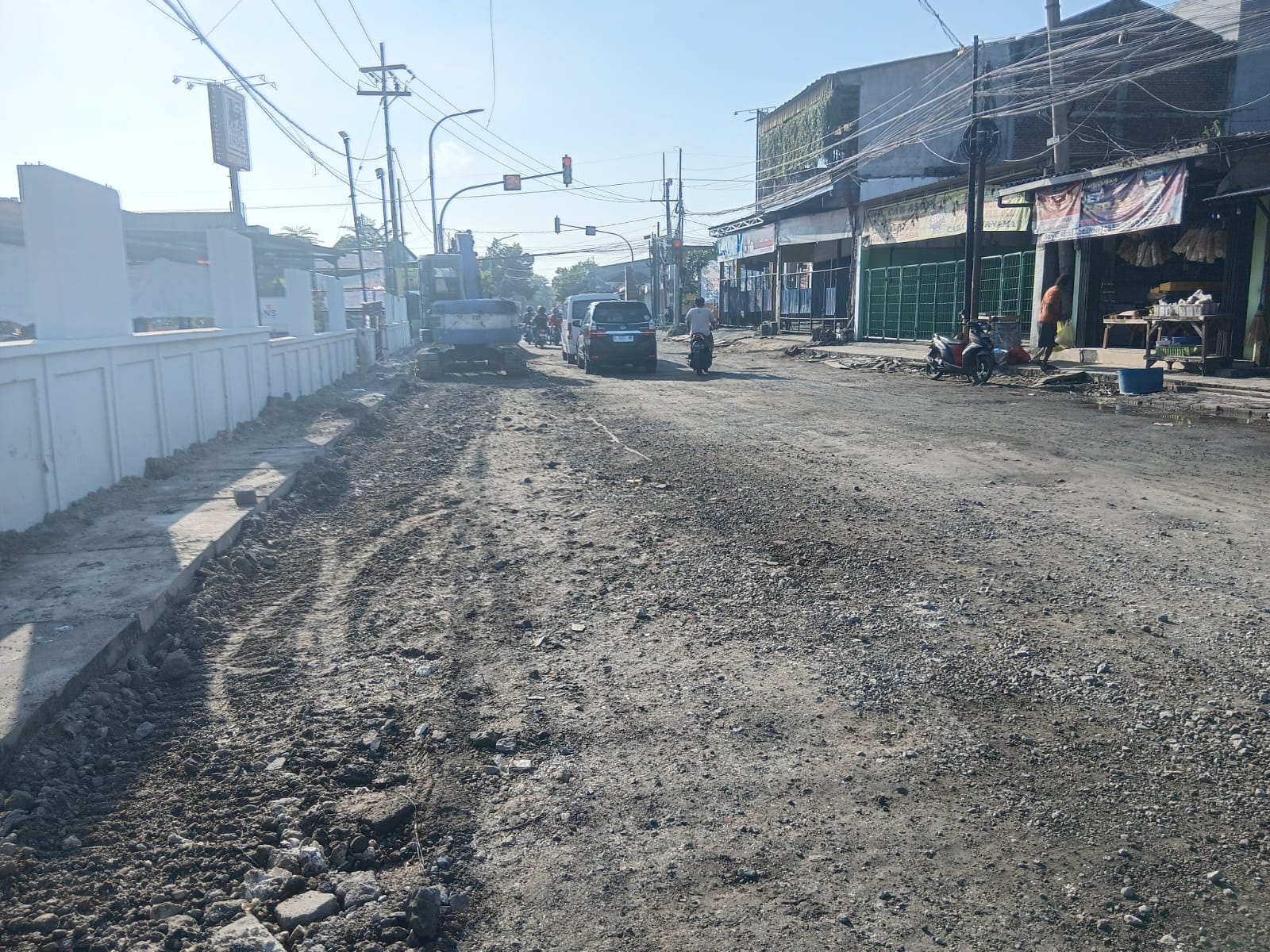 DPRD Gresik Warning Kontraktor Segera Selesaikan Proyek Pelebaran Jalan Yosowilangun- Suci