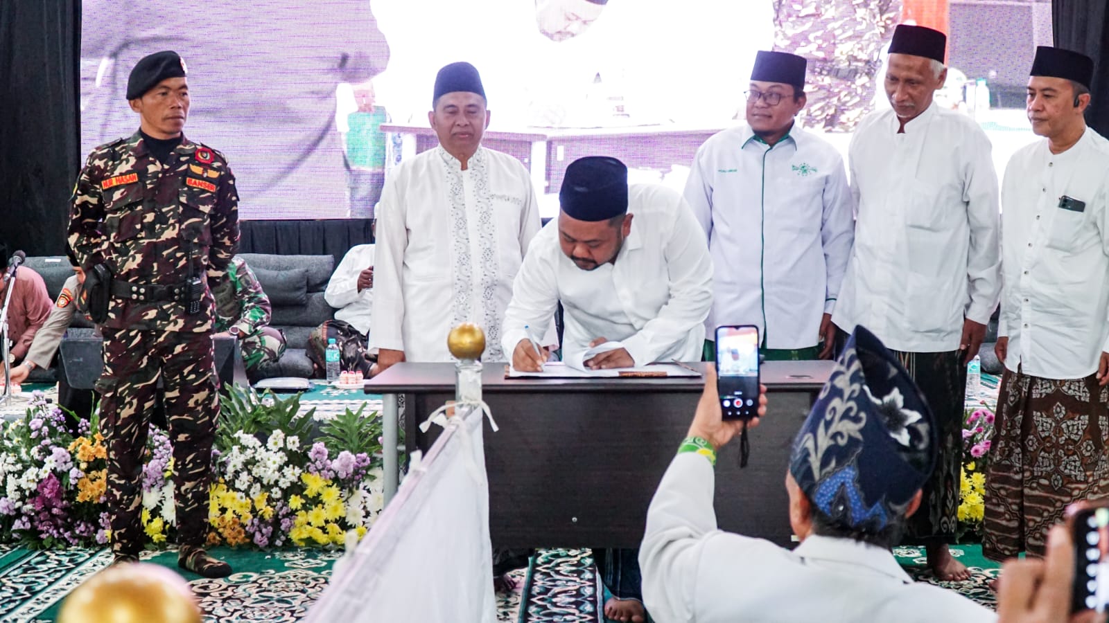 Pemkab – PCNU Gresik Sepakat Sinergi Penuhi Hak Anak-Anak PMI