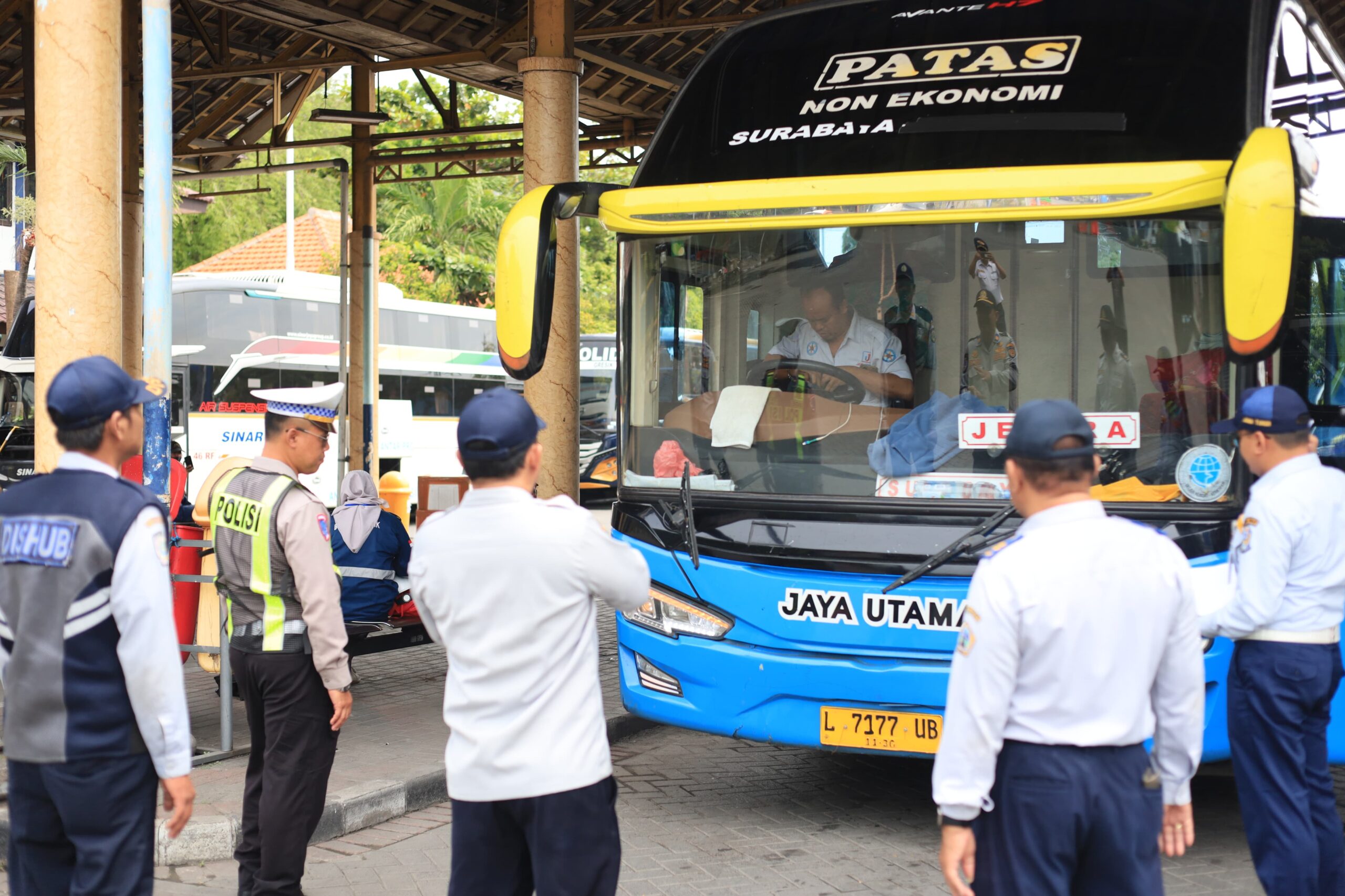 Tim Gabungan Lakukan Ramcheck Puluhan Bus di Terminal Bunder