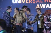 Gresik Raih Penghargaan Madya UHC Awards 2026, Menko PMK Minta Tahun Depan harus Penghargaan Utama