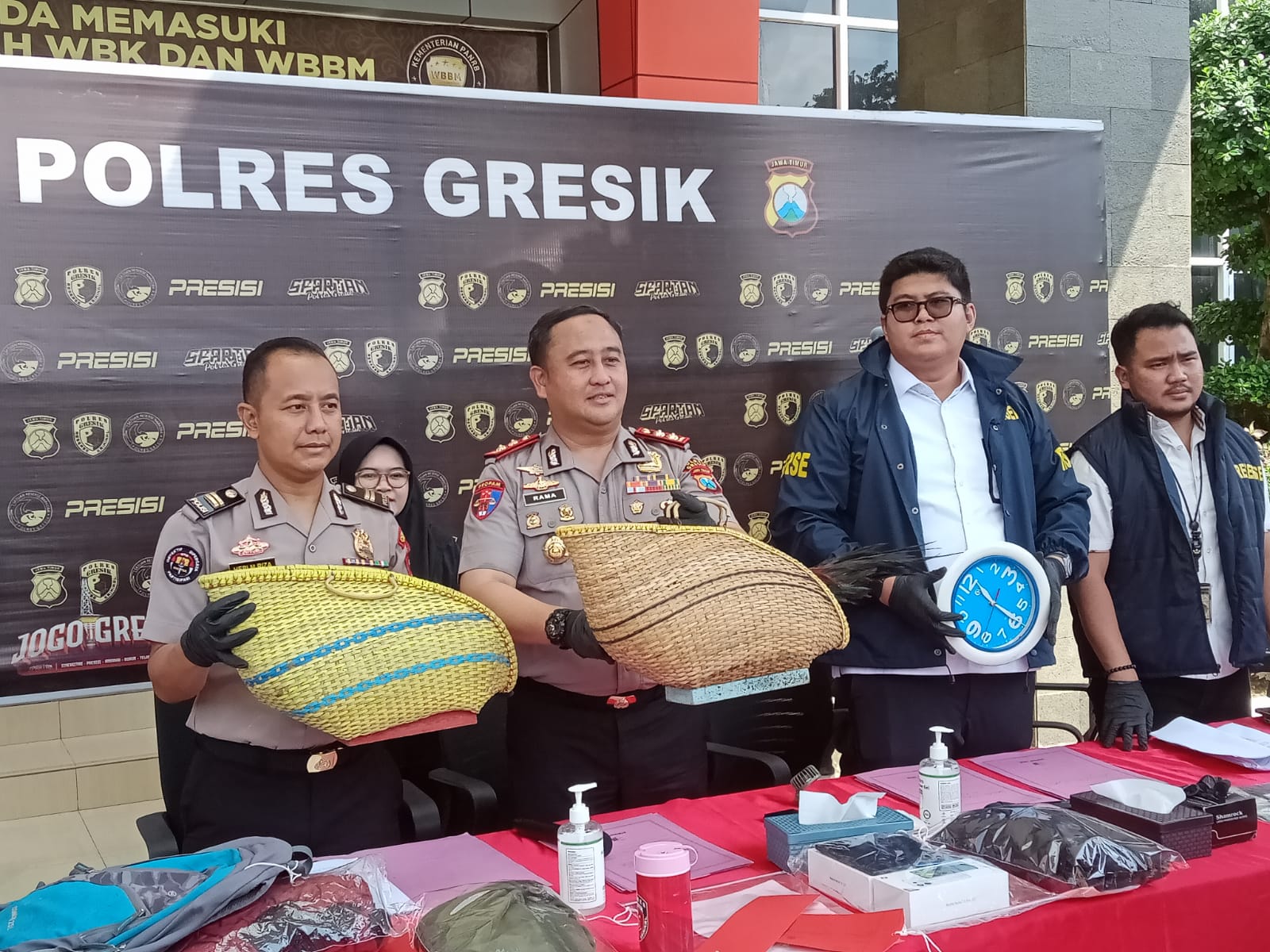 Polres Gresik Amankan 6 Orang Saat Gerebek Arena Judi Sabung Ayam
