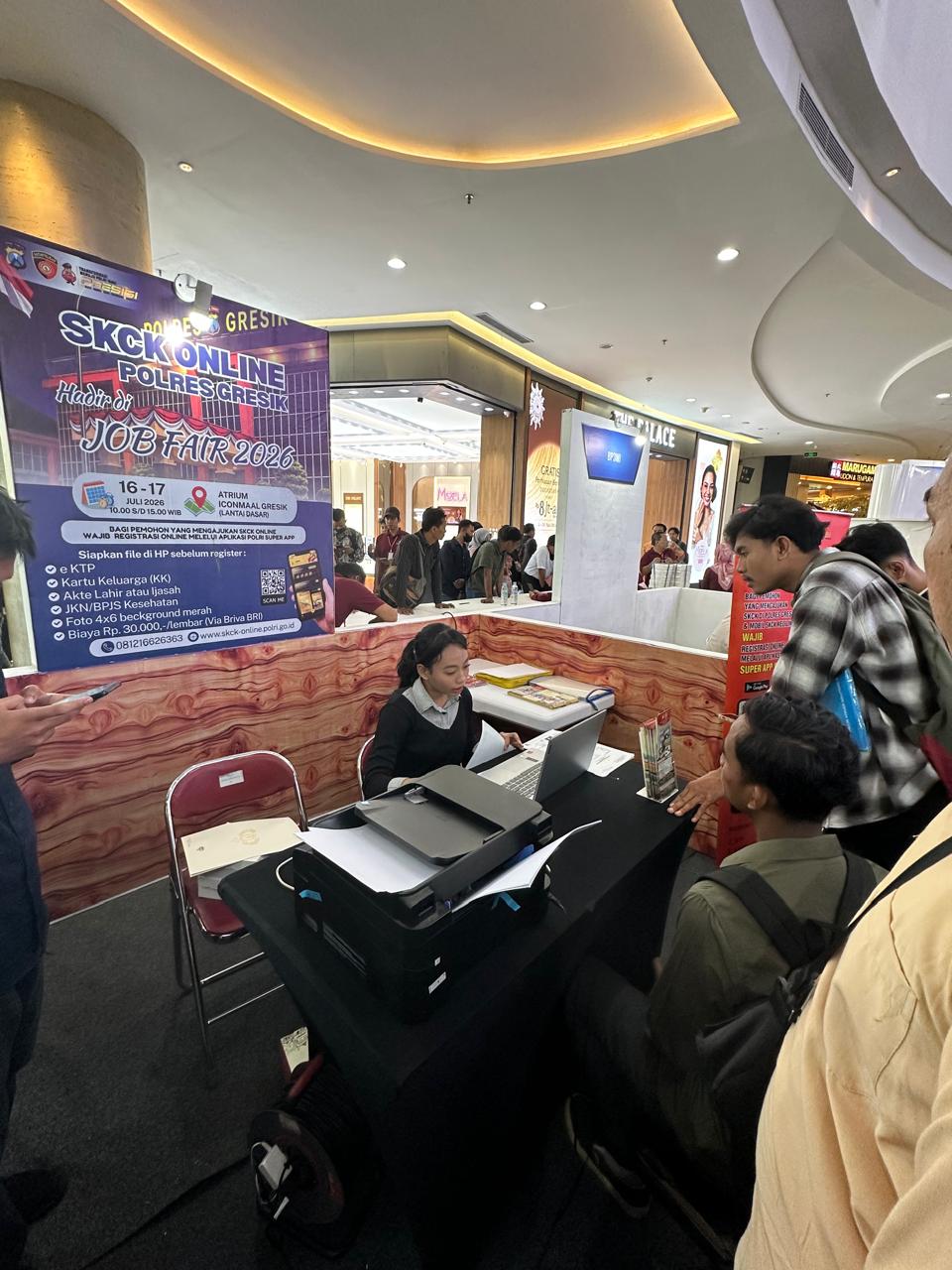 Polres Gresik Buka Layanan SKCK Online di Job Fair 2026