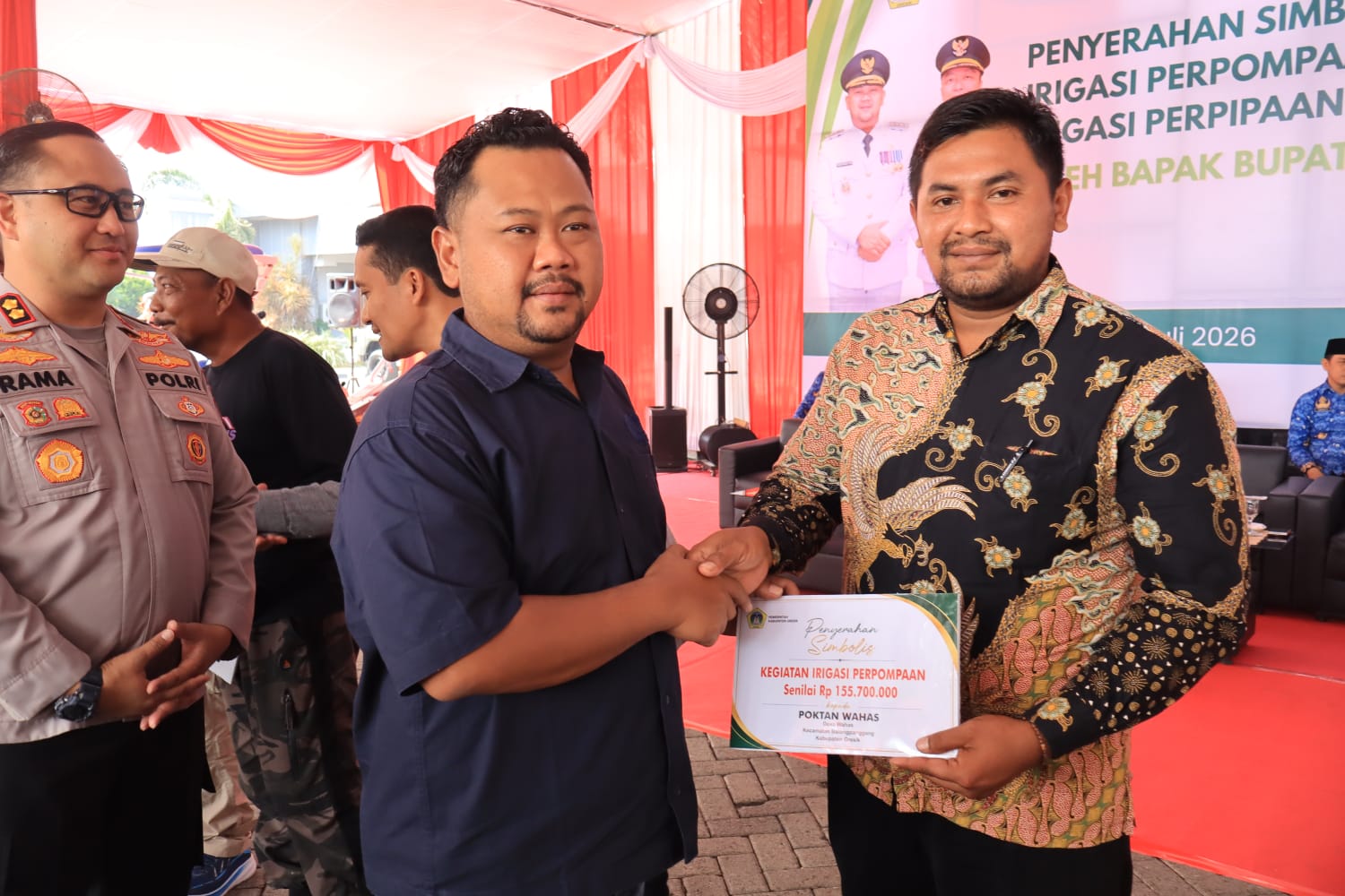 Kementan RI Bantu Petani di Gresik Alsitan dan Perpompaan Irigasi Perpipaan