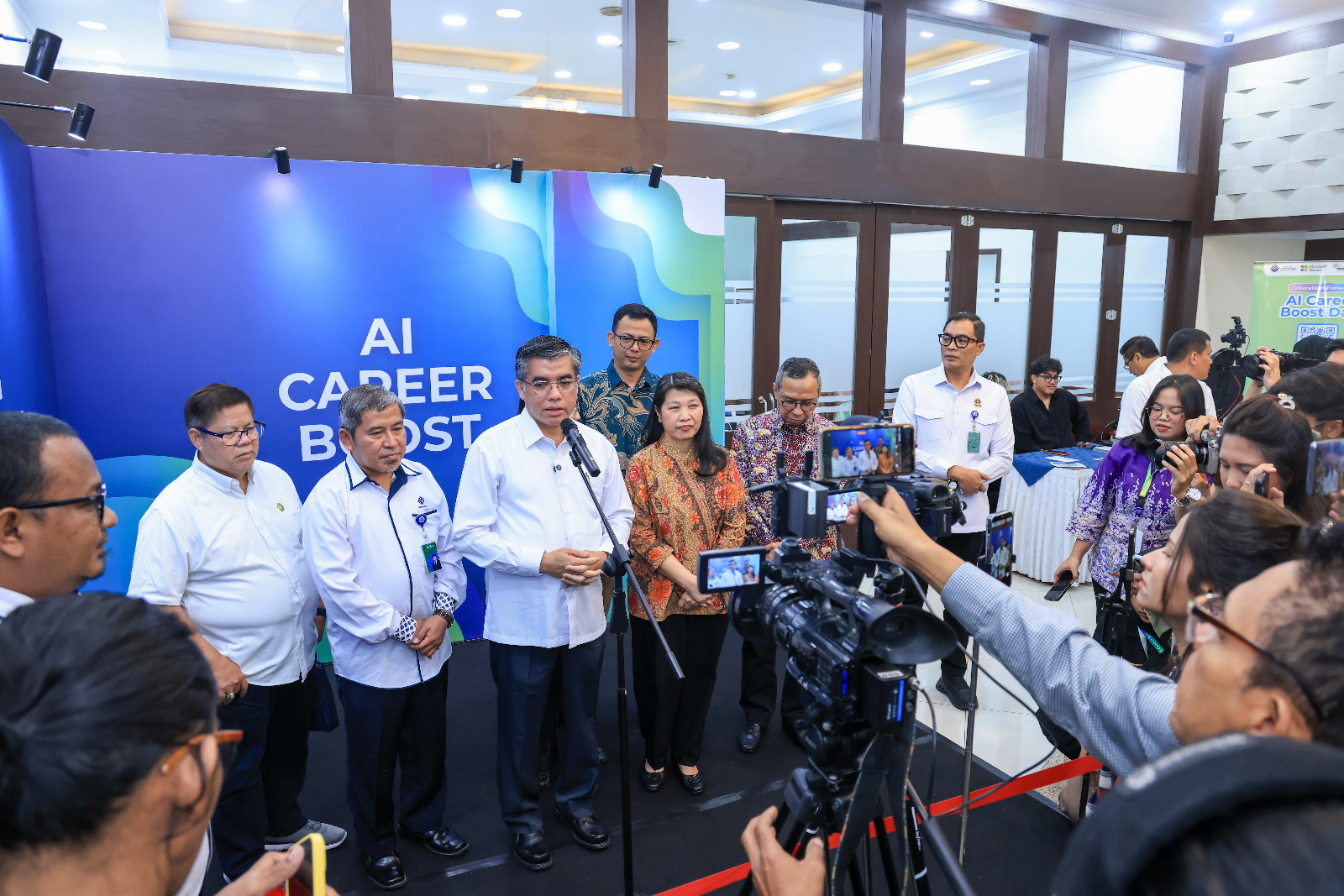 Siapkan Talenta AI Hadapi Perubahan Pasar Kerja, Kemnaker Gandeng GreatNusa dan Microsoft ﻿