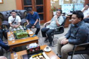 DPRD Gresik Bantu Fasilitasi 8 Paskibraka Asal Bawean yang Tertahan Akibat Tak Ada Kapal