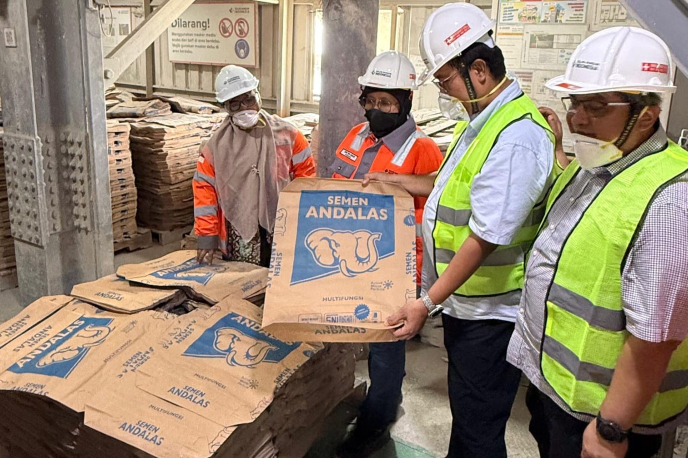 Direktur Operasi SIG Tinjau Langsung Optimalisasi Produksi dan Distribusi Semen di Aceh