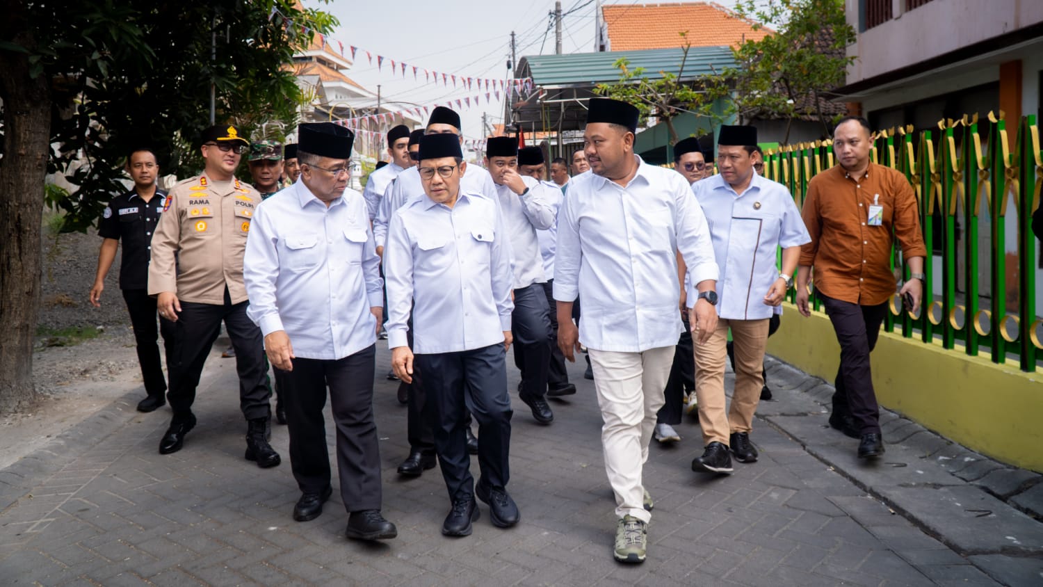 Menko PM : Pesantren harus Jadi Pusat Pemberdayaan