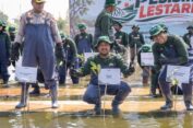 Tanam 10 Ribu Bibit Mangrove Tandai Kick Off Program Konservasi Mangrove Pesisir Lestari di Gresik