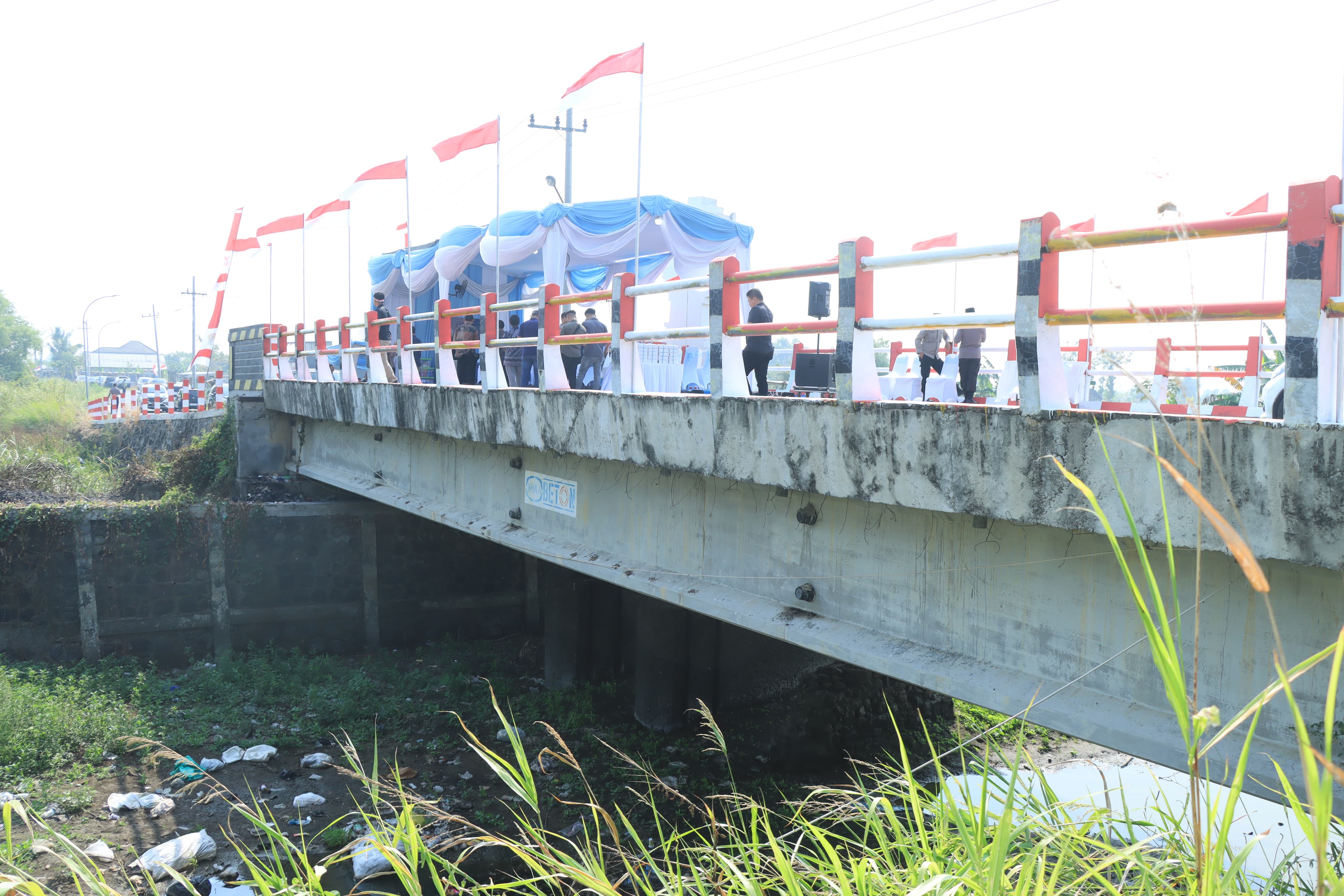 Presiden Resmikan 3.395 Jembatan Merah Putih Serentak, Salah Satunya Di Dusun Munggugebang Gresik