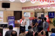 Satlantas Polres Gresik Beri SIM Gratis ke 17 Warga Kelahiran 17 Agustus
