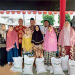 Bulog Salurkan Bantuan Pangan ke 9.239 Penerima di Kecamatan Wringinanom