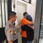 Tahanan Polres Gresik Diberi Kesempatan Peluk Anak dan Istri