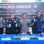 Satresnarkoba Polres Gresik Amankan Paket Motor Vespa Diisi Ganja 10,8 Kg