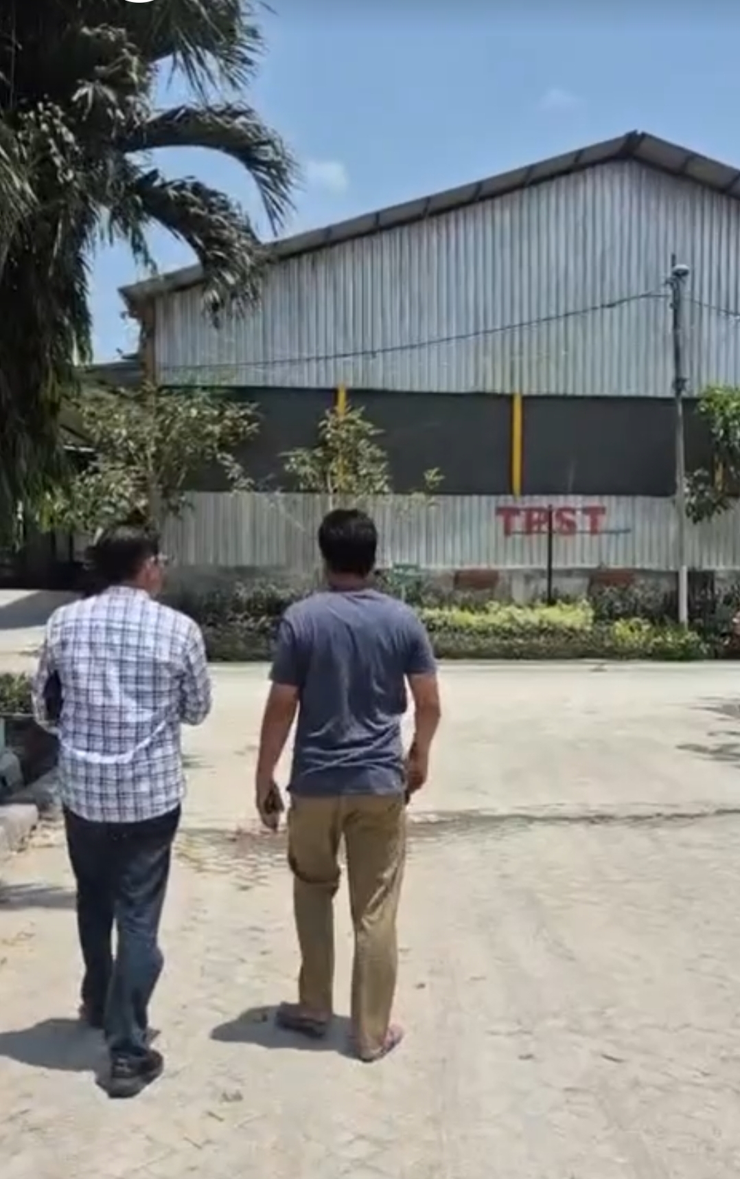Tunggu Gaji, DLH Gresik Liburkan Sementara Pekerja Pengolah Sampah di TPST Ngipik