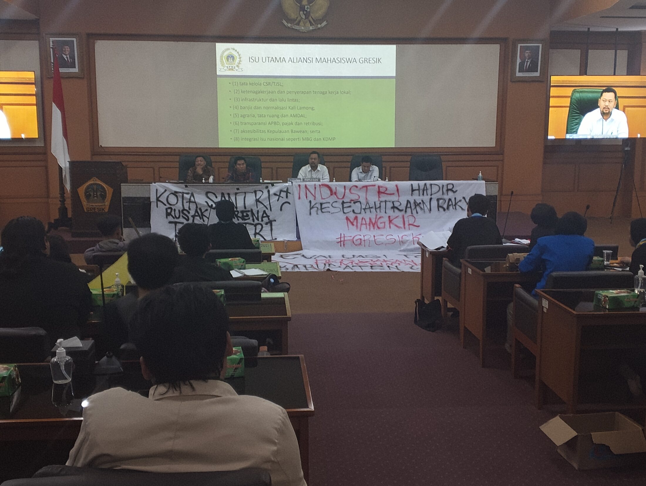 Ketua DPRD  dan Bupati Terima Audiensi Aliansi Mahasiswa Gresik