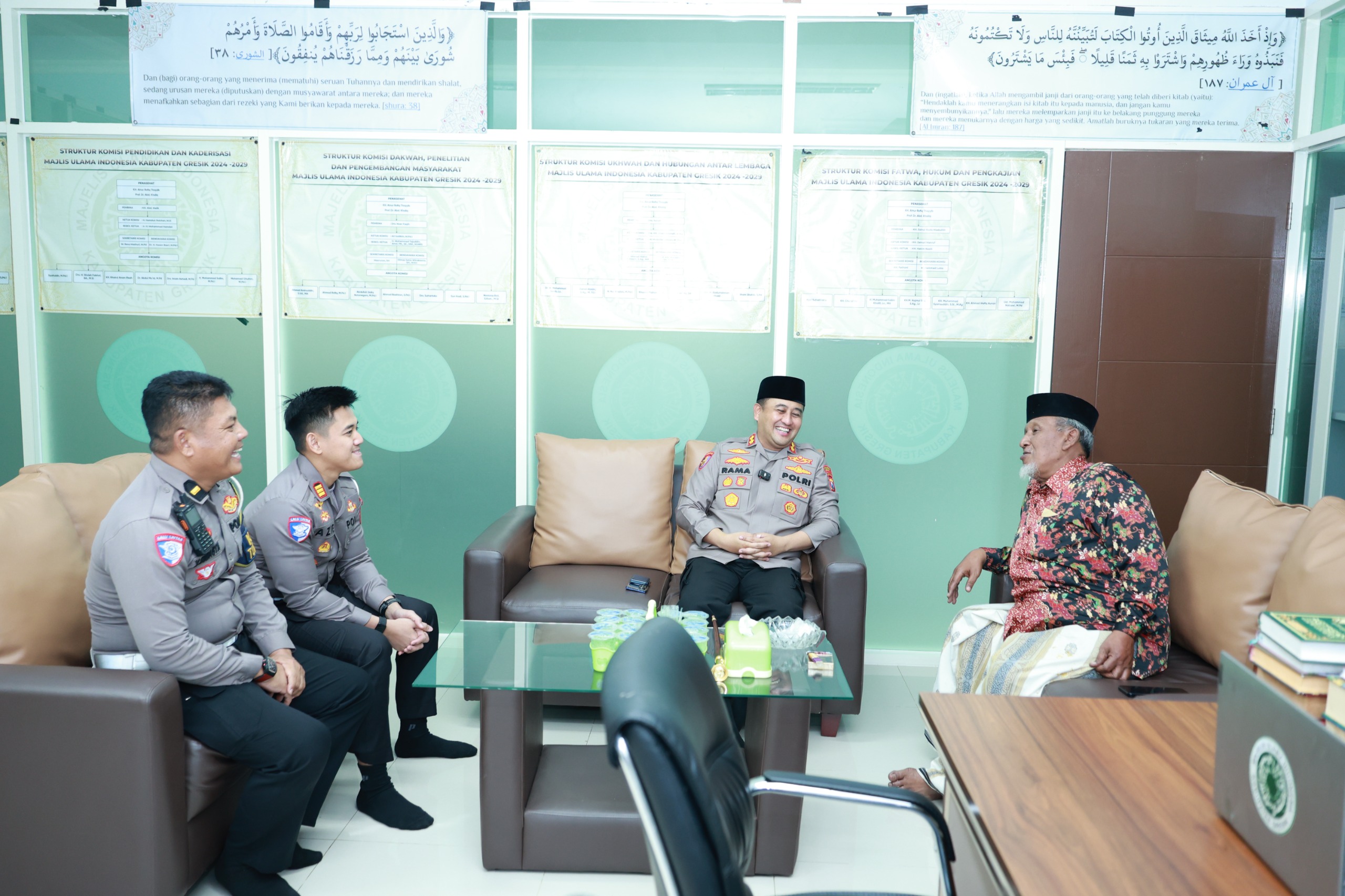 MUI Dukung Polres Gresik Tertibkan Jam Operasional Truk dan Tilang Pelanggar  Lalu Lintas