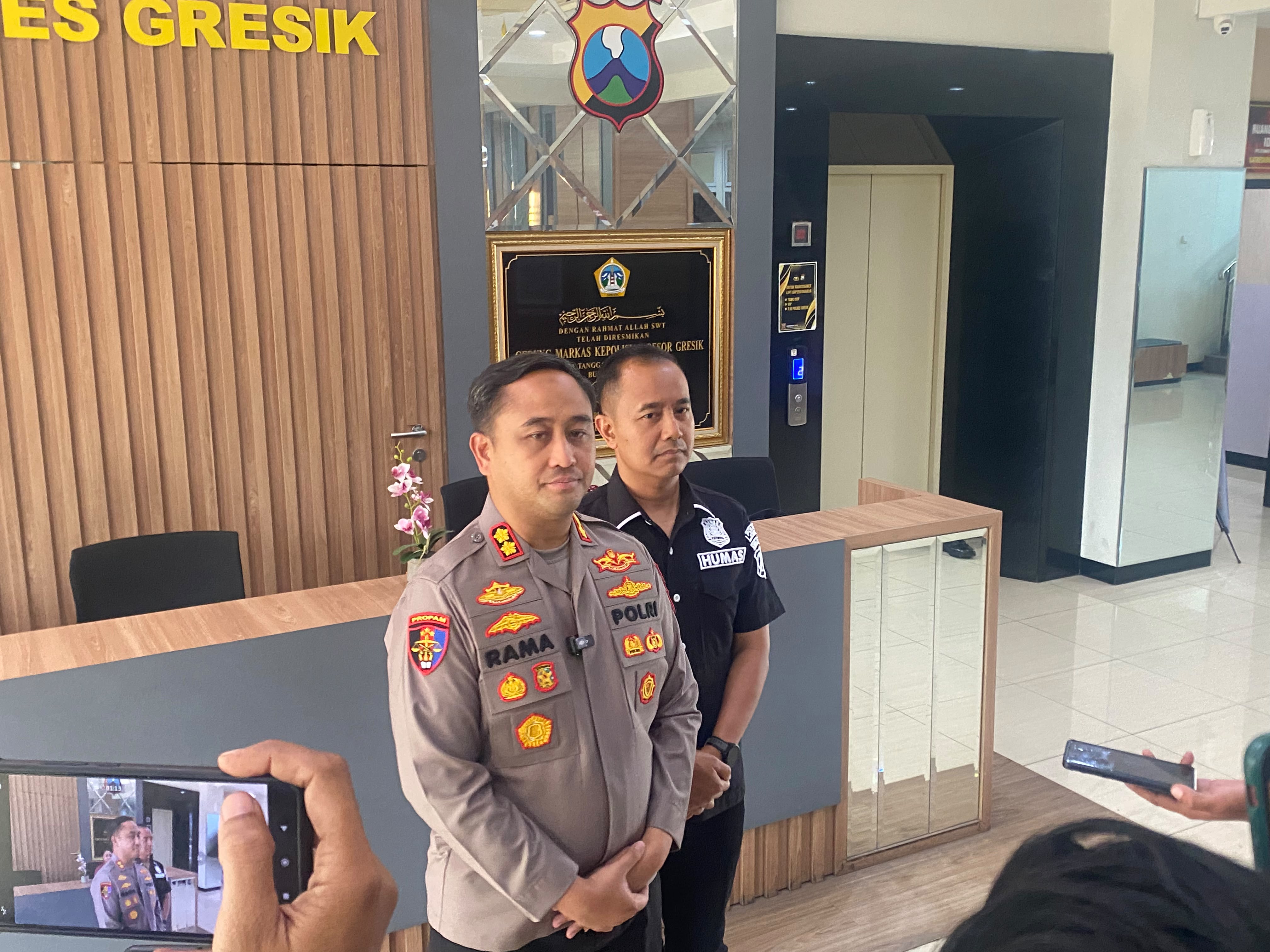 Kapolres Gresik Beri Atensi  Laporan Warga Diduga Diperas DC Pinjol ﻿