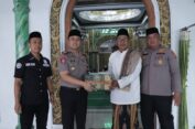 Gelar Safari Jumat dan Rembuk Desa di Tebaloan, Kapolres Gresik Ajak Jaga Kondusifitas