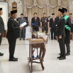 Lantik Edy Hadisiswoyo Sebagai Pj Sekda Gresik, Bupati Tekankan Penguatan PAD
